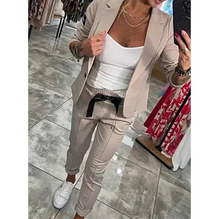 Feyvian™ Stylish Outfit