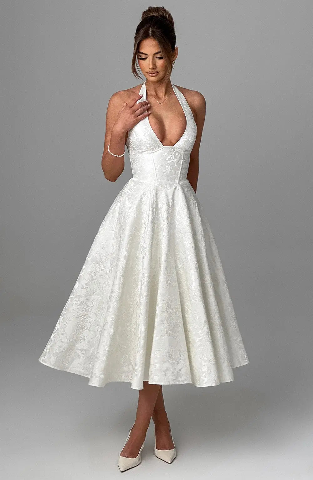 Ara™ Elegant Midi Dress with Halter Neckline