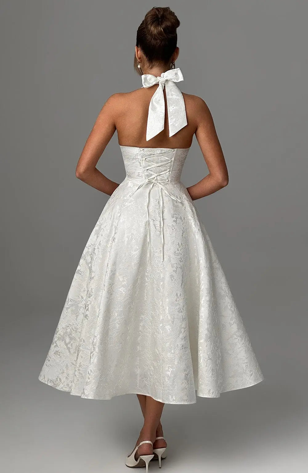 Ara™ Elegant Midi Dress with Halter Neckline