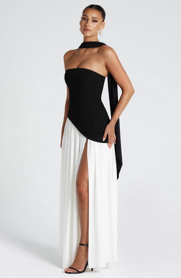 Nerina™ Flowing Maxi Dress