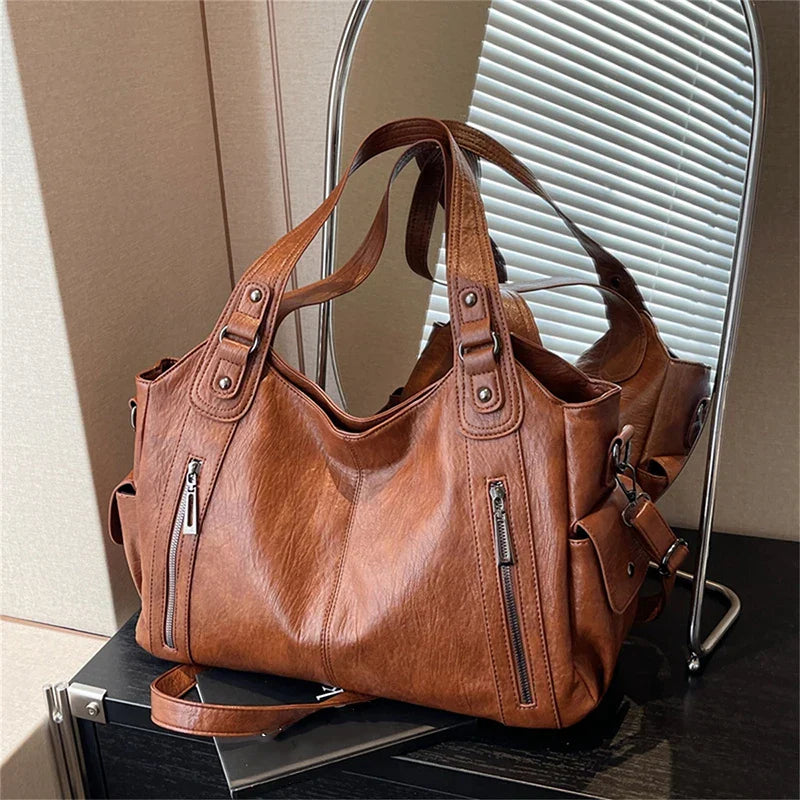 Cenvi™ shoulder bag with compartments